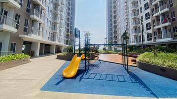 Children’s play area – outdoor