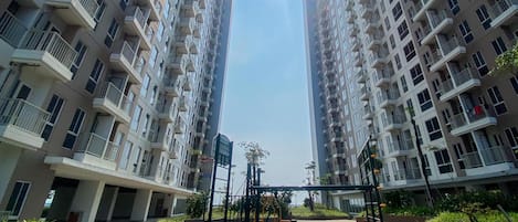 室外兒童遊樂區