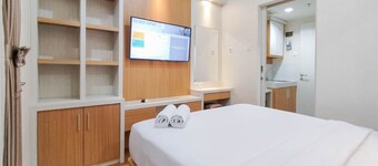 Minimalist And Homey Studio At Amartha View Apartment