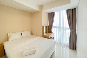 2 bedrooms, free WiFi - Well Furnished And Comfortable 2Br Apartment Gold Coast (Jakarta)