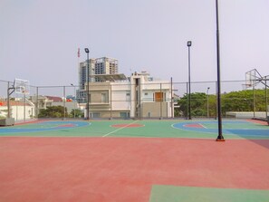 Basketball court - Well Furnished And Comfortable 2Br Apartment Gold Coast (Jakarta)