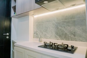 Studio | Eget kjøkken | Kjøleskap og kokeplater