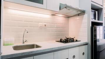 Refrigerador con freezer, placa de cocina