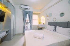 Studio | Free WiFi - Modern Living And Nice Studio At Transpark Cibubur Apartment (Bekasi)