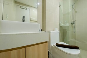 Studio | Badezimmer | Dusche, Handtücher