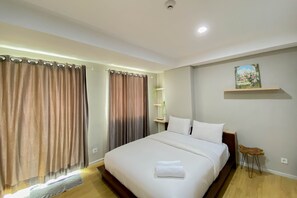Free WiFi - Spacious And Warm Studio Daan Mogot City Apartment (Jakarta)