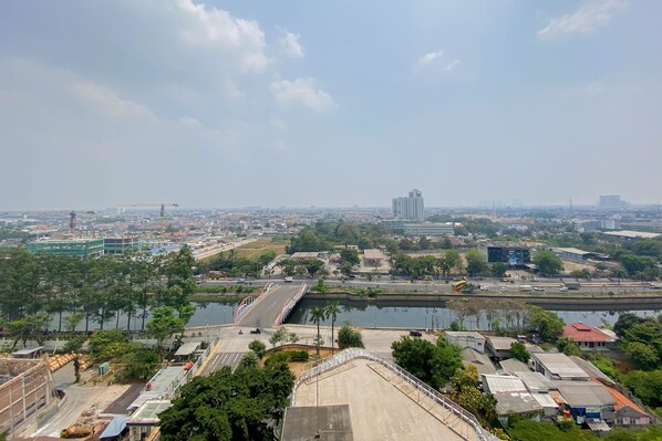 Exterior - Spacious And Warm Studio Daan Mogot City Apartment (Jakarta)