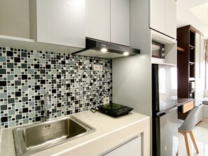 Refrigerador con freezer, placa de cocina