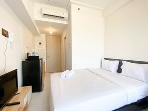 Interior - Furnished Studio For 3 Pax With Sofa Bed At Tokyo Riverside Pik 2 Apartment (Teluknaga)