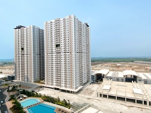 Exterior - Furnished Studio For 3 Pax With Sofa Bed At Tokyo Riverside Pik 2 Apartment (Teluknaga)