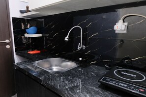 Studio | Private kitchen - Minimalist Studio At Grand Asia Afrika Apartment (Bandung)