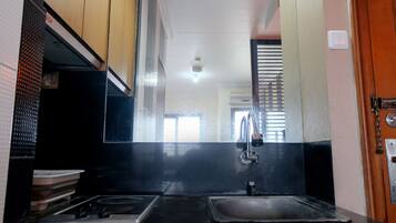 Refrigerador con freezer, placa de cocina