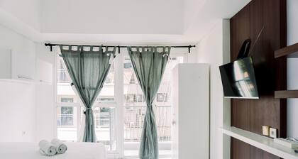 Homey And Good Deal Studio Casa De Parco Apartment