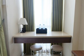 Minibar, free WiFi - Best Deal Studio Apartment At Taman Melati Jatinangor (Hegarmanah)