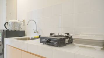 Apartment | Private kitchen | Full-sized fridge, stovetop