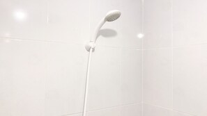 公寓 | 浴室 | 淋浴設備、提供毛巾