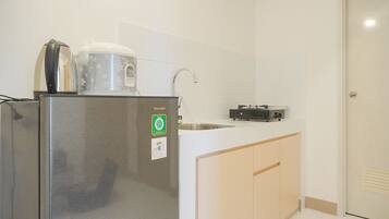 Apartment | Private kitchen | Full-sized fridge, stovetop