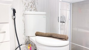 公寓 | 浴室 | 淋浴设施、毛巾