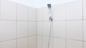 สตูดิโอ | ห้องน้ำ | ฝักบัว, ผ้าเช็ดตัว