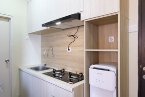 Apartment | Eigene Küche | Großer Kühlschrank, Herdplatte