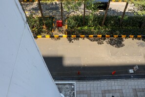 Exterior - Minimalist And Warm 1Br At Bassura City Apartment (Jakarta)