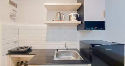 Scenic And Homey Studio Barsa City Apartment