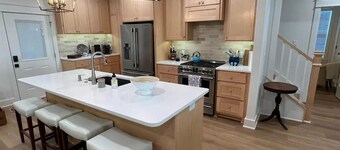 New Craftsman 4 Bdr in Downtown Bentonville