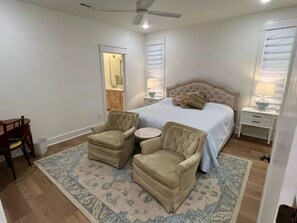 4 habitaciones, tabla de planchar con plancha, cuna de viaje y wifi 