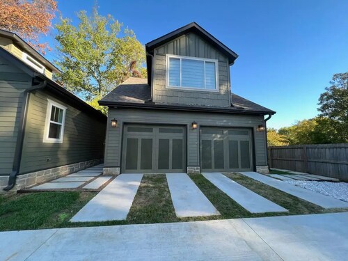 New Craftsman 4 Bdr in Downtown Bentonville