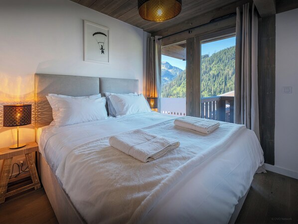 4 chambres, fer et planche à repasser, Wi-Fi, draps fournis