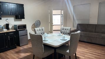 Habitación clásica | Área de sala de estar