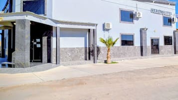 Façana frontal de l'allotjament