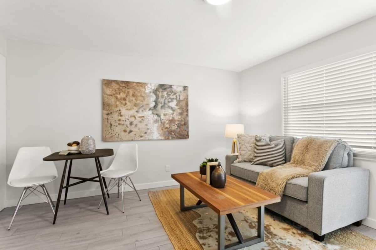 2 habitaciones, tabla de planchar con plancha y wifi gratis 