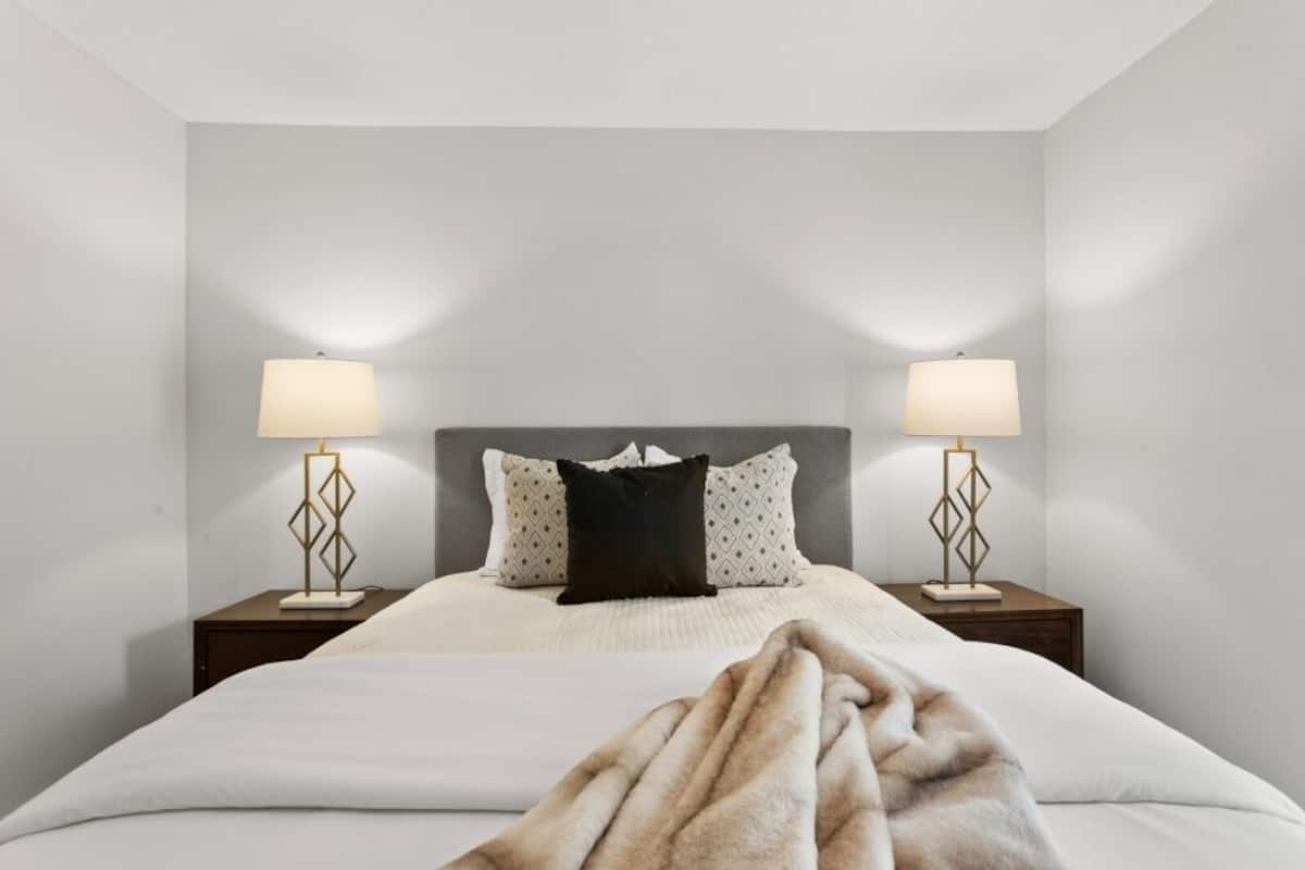 2 habitaciones, tabla de planchar con plancha y wifi gratis 