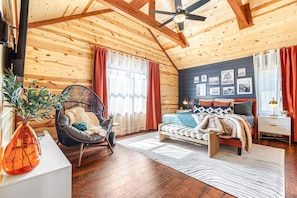 8 chambres, bureau, fer et planche Ă repasser, lit parapluie