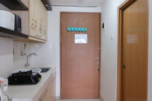 Studio | Eigene Küche | Großer Kühlschrank, Herdplatte