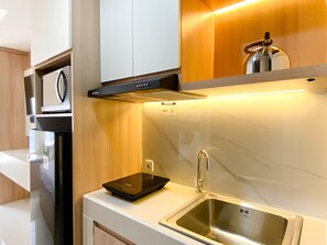 Studio | Eigene Küche | Großer Kühlschrank, Herdplatte