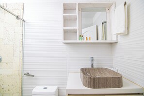 Standard Double Room | Bathroom - Casa Playa James  (Cartagena)