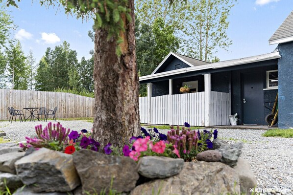 المنطقة المحيطة بالمنشأة