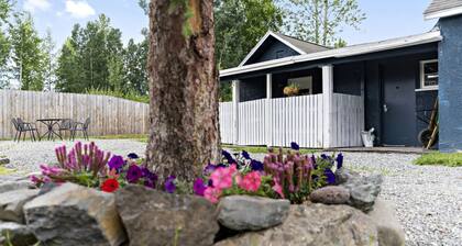 #2 Charming Midtown Bungalow / Fire-Pit + BBQ