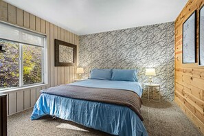 4 bedrooms, travel crib, WiFi, bed sheets