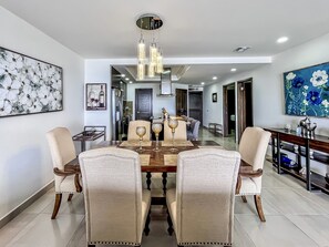 Dining - BeachCove-JollaExcellence-IndoorPool&BeachAccess (Rosarito)