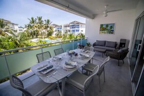 屋外ダイニングエリア