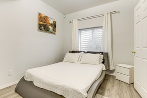 2 chambres, fer et planche à repasser, Wi-Fi, draps fournis