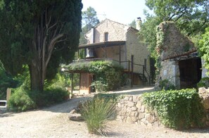 Exterior - Villa 'Maison Du Train' with Mountain View, Wi-Fi and Air Conditioning (Lorgues)