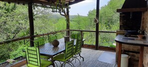 Outdoor dining - Villa 'Maison Du Train' with Mountain View, Wi-Fi and Air Conditioning (Lorgues)
