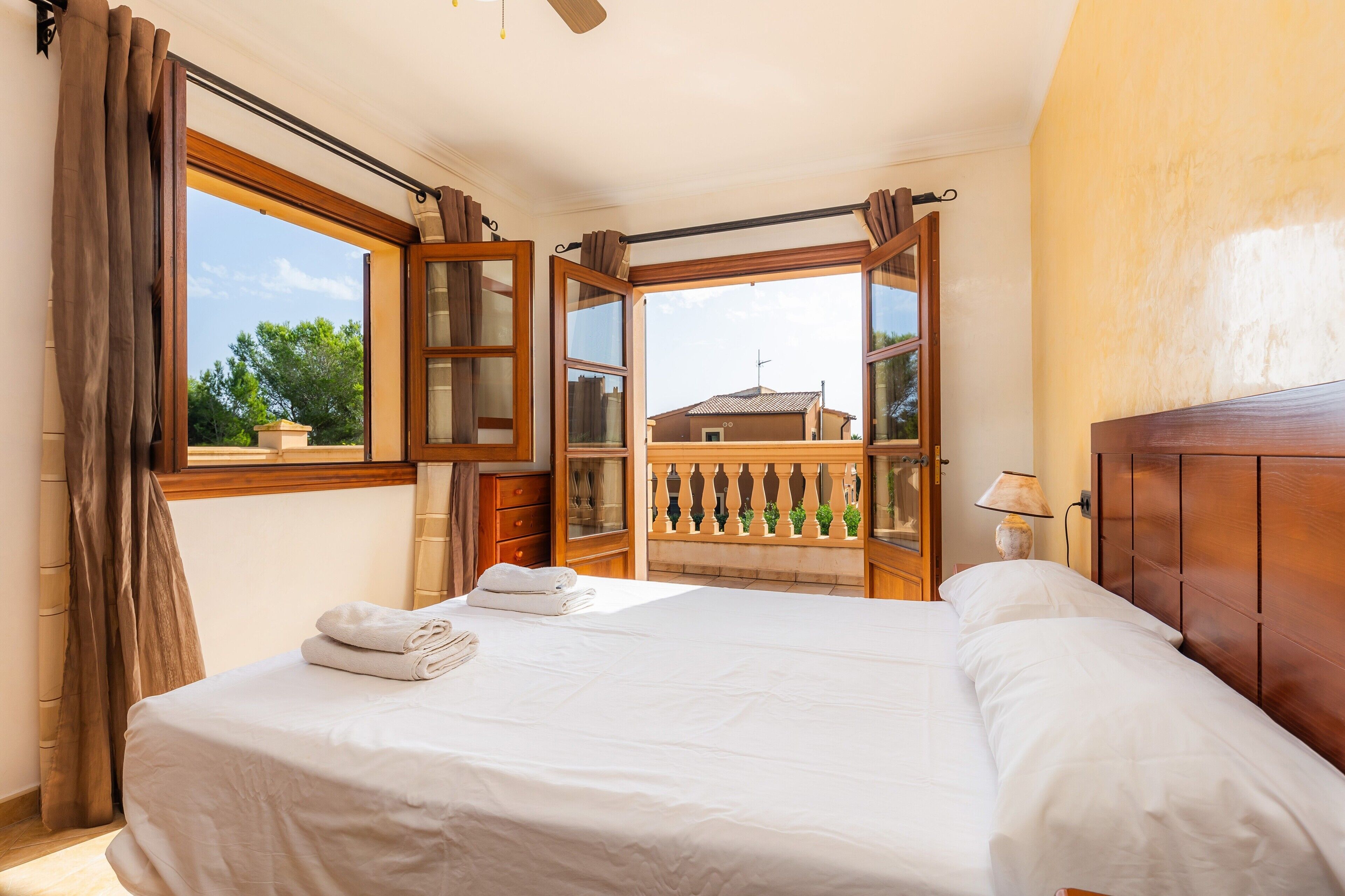 8 室のベッドルーム、アイロン / アイロン台、WiFi、ベッドシーツ