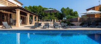 Villa Can Tosam Meiga mit WLAN, Pool, Terrassen und Balkon