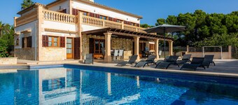 Villa Can Tosam Meiga with Wi-Fi, Pool, Terraces & Balcony