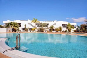 Pool - Vacation Home 'The Garden Secret' with Shared Pool, Private Terrace and Wi-Fi (Villaverde)